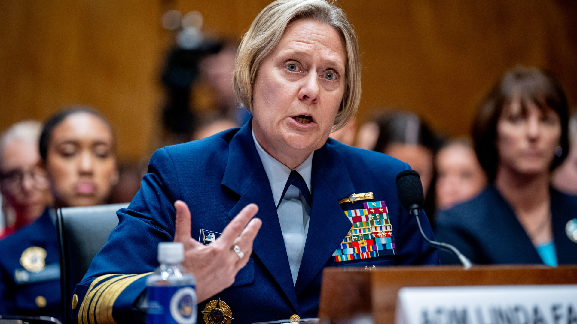 Trump demite primeira mulher a chefiar um ramo do exército dos EUA