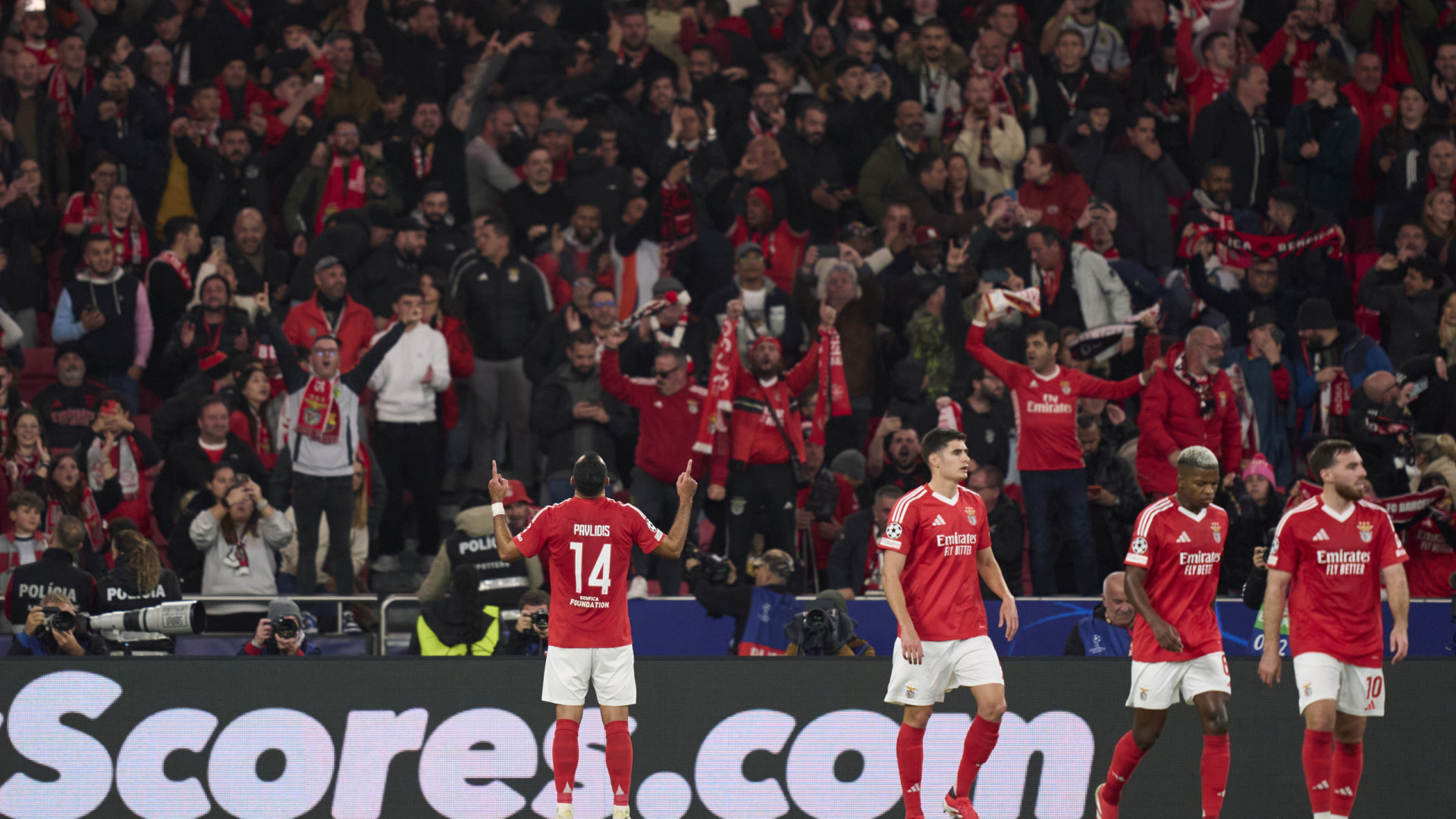 Marcar quatro golos e perder? Benfica faz o que nunca ninguém fez em casa