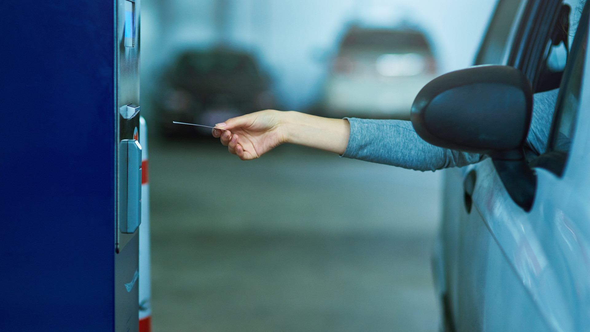 Duas horas no estacionamento e quando vão pagar têm surpresa de uma vida