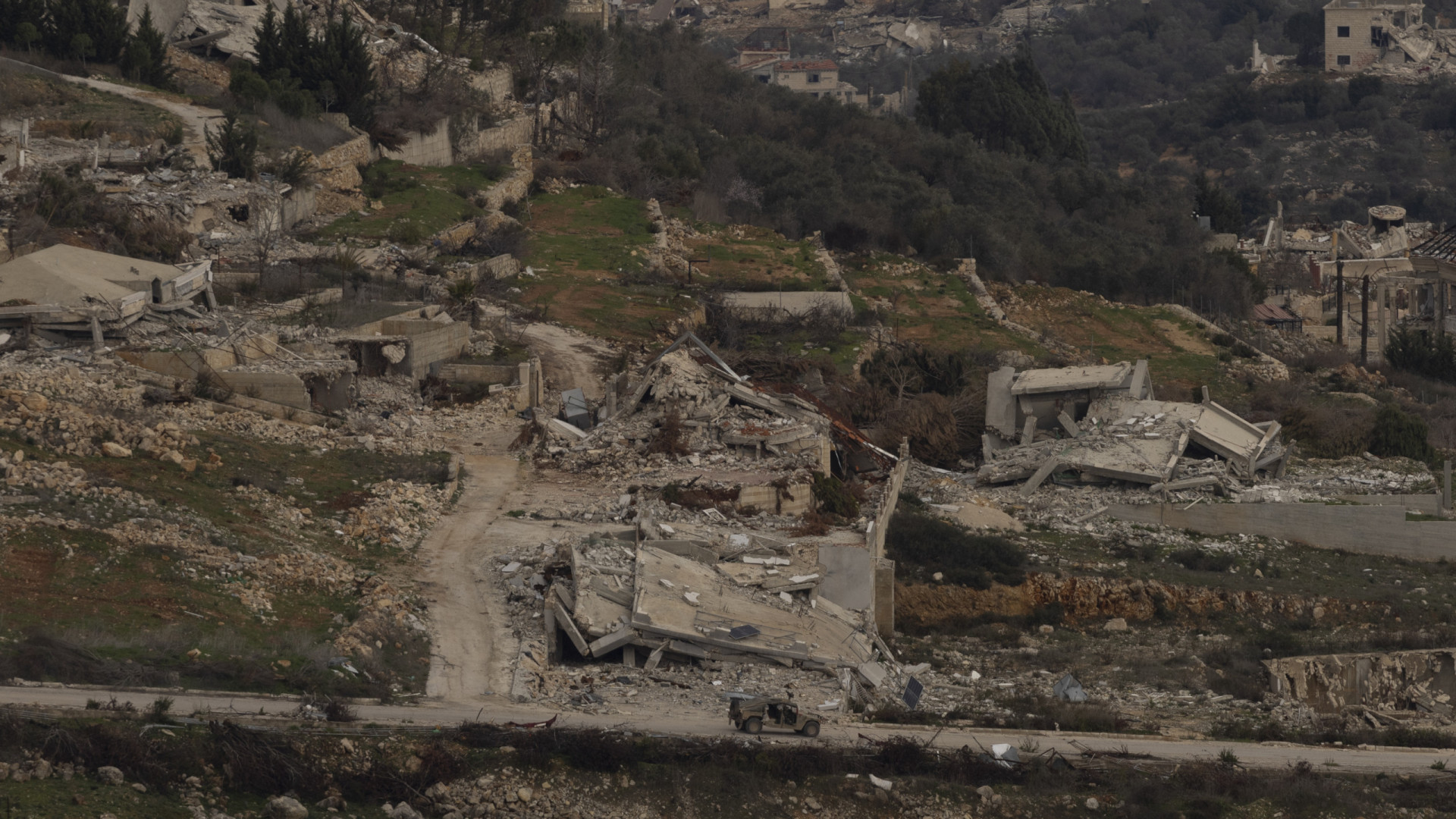 Fogo israelita no sul do Líbano provoca 11 mortos e 83 feridos