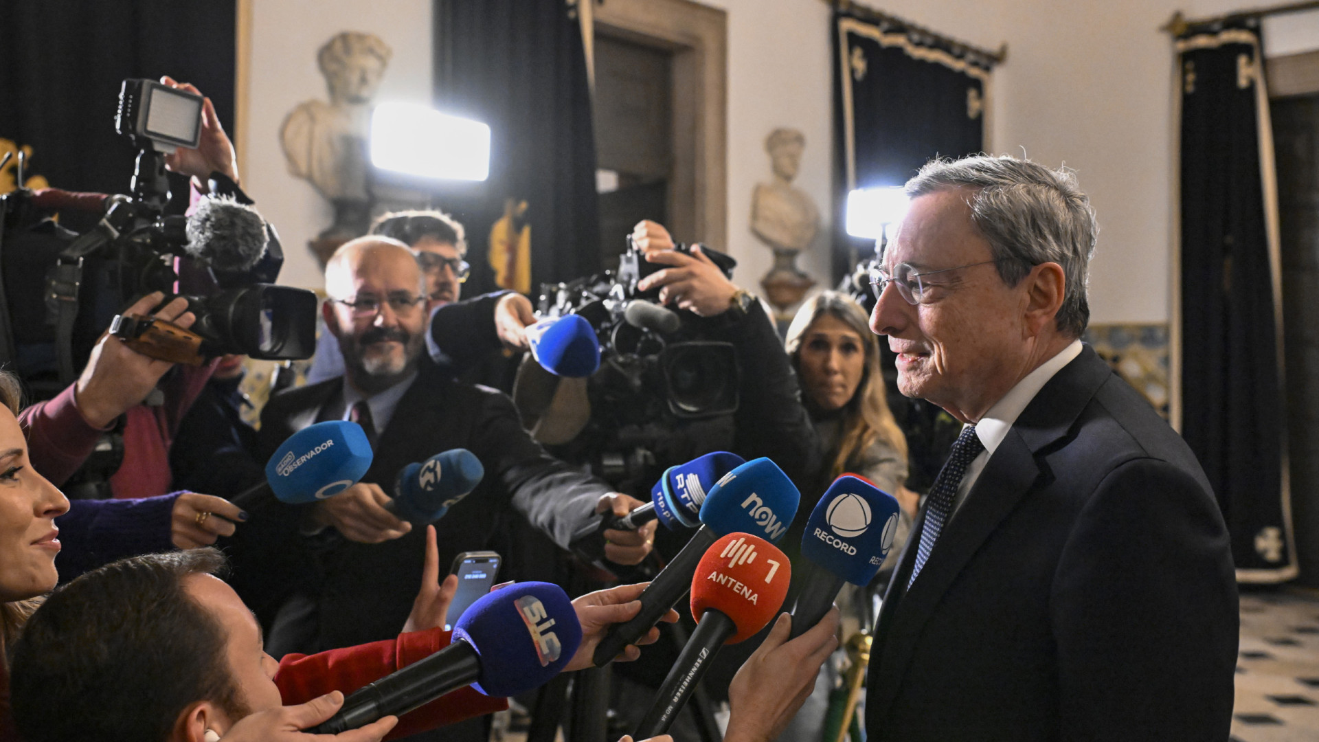 Draghi defende plano de defesa baseado na interoperabilidade de meios