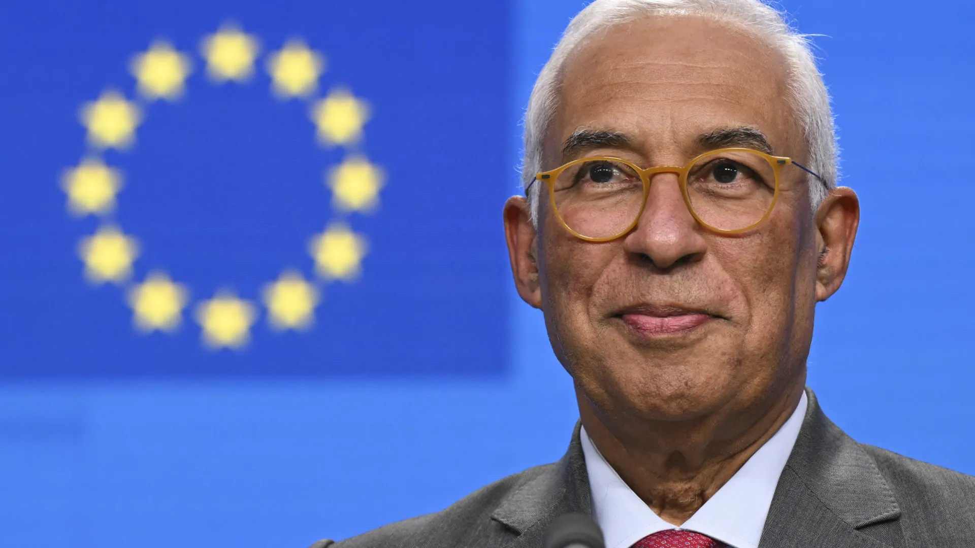 
                    Ano de Costa entre guerra tarifária e exclusão na solução ucraniana
                