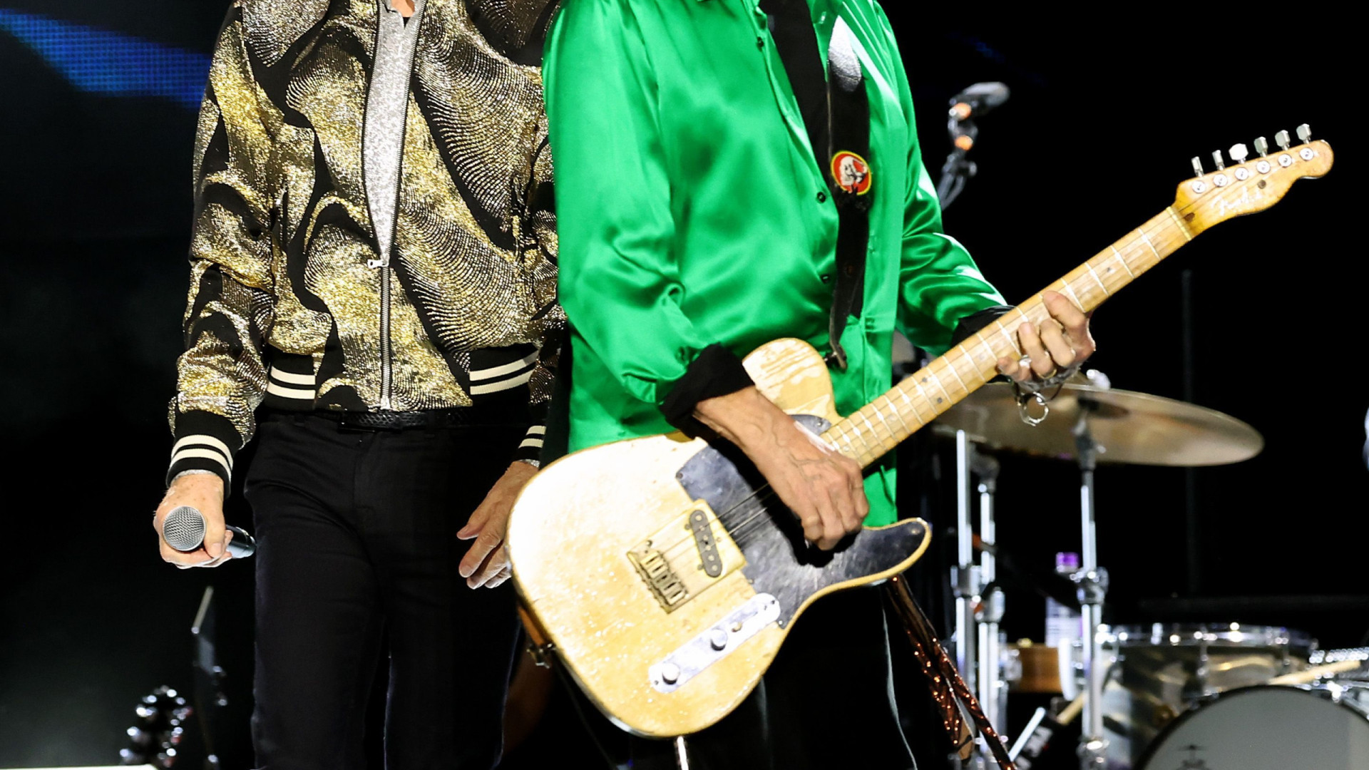 Mick Jagger e Keith Richards prestam homenagem a Marianne Faithfull