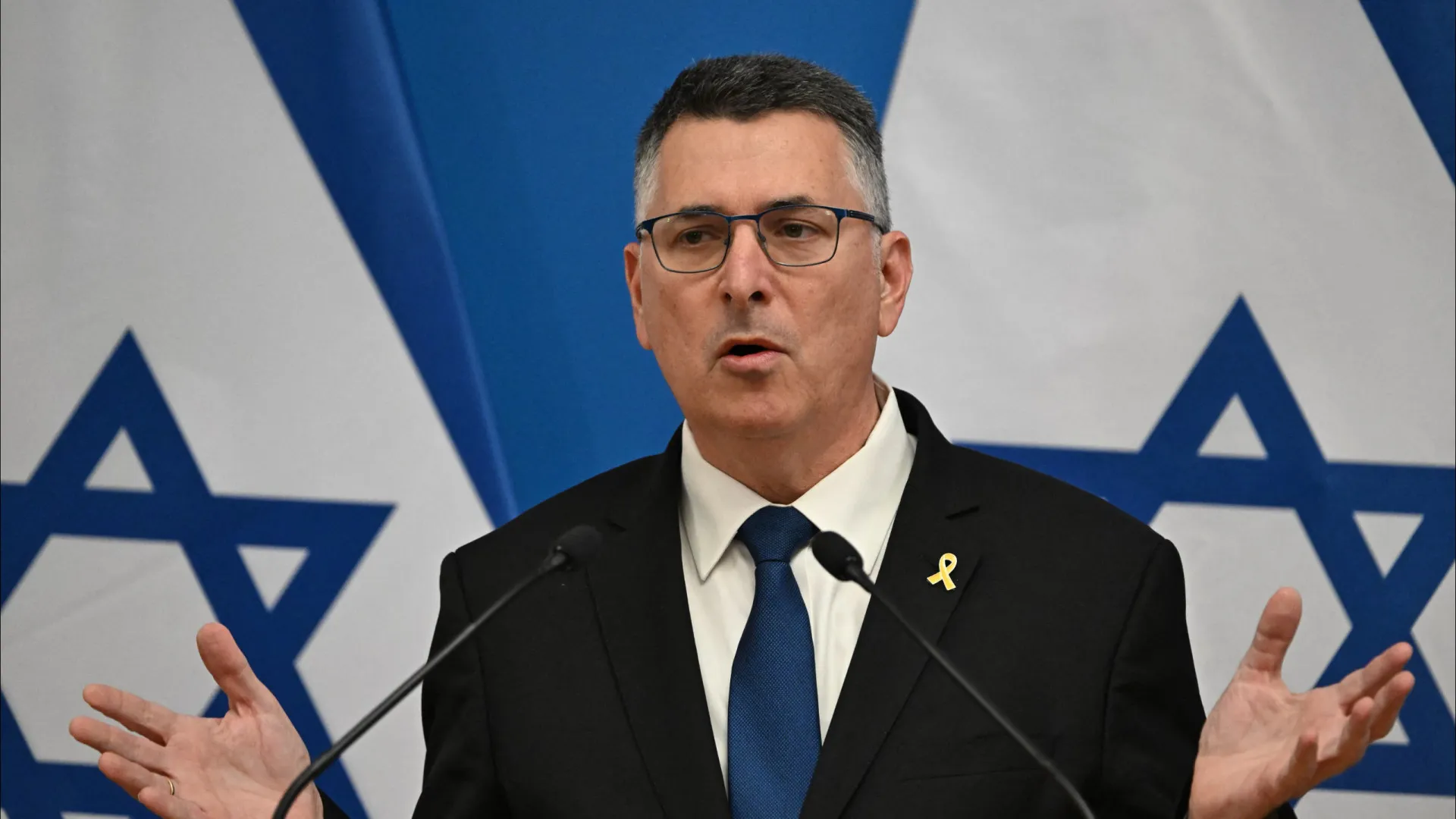 
                    Israel aceita cessar-fogo se Hamas depuser armas e libertar reféns
                