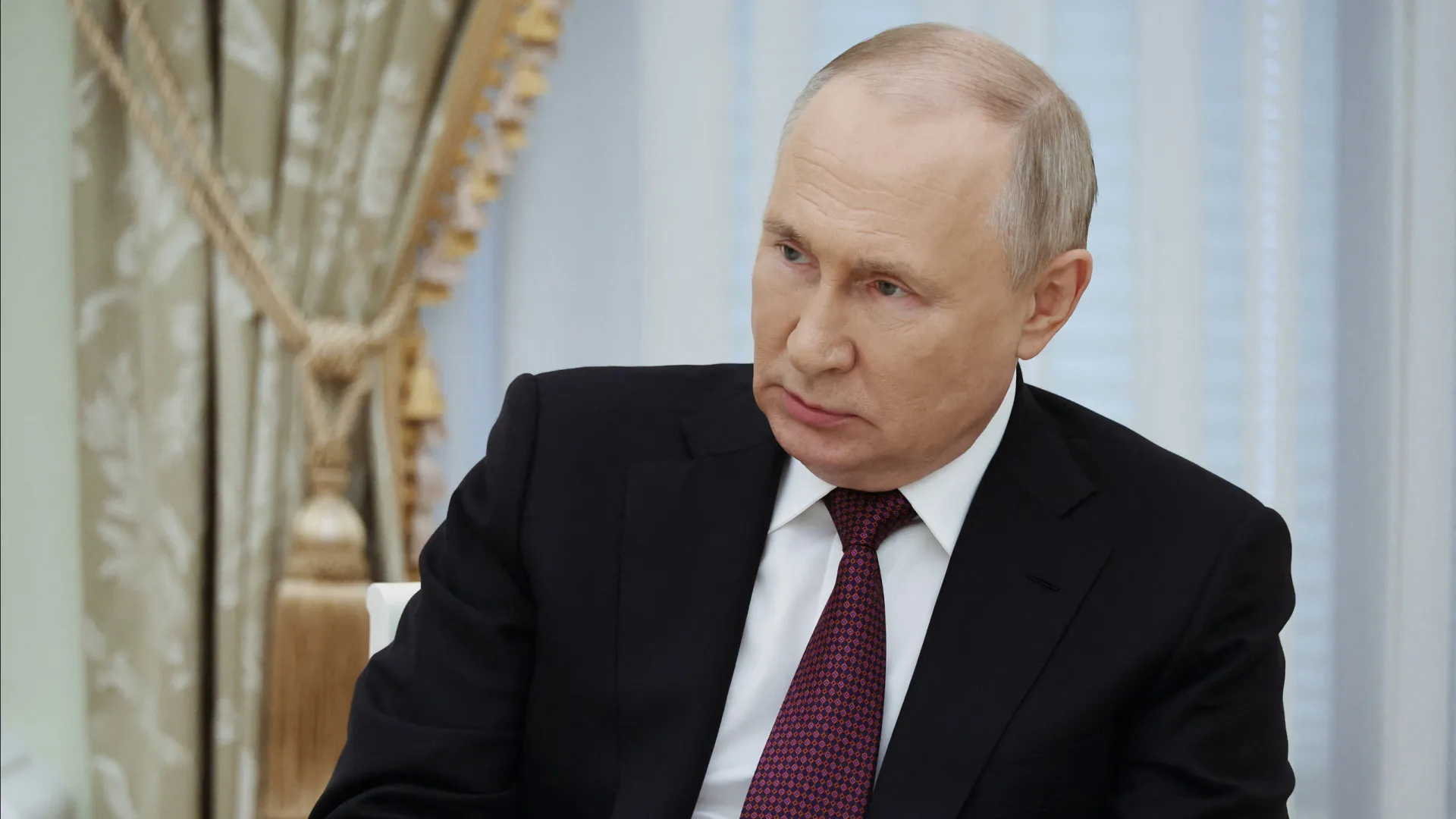 Putin afirma que drone submarino russo com ogiva nuclear foi testado com êxito