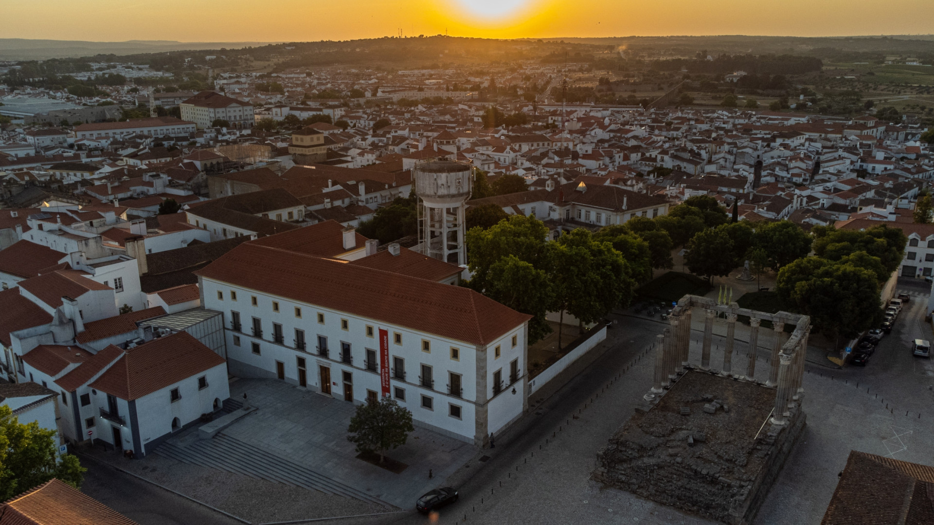 Património Cultural manda reconstruir muro demolido no centro de Évora