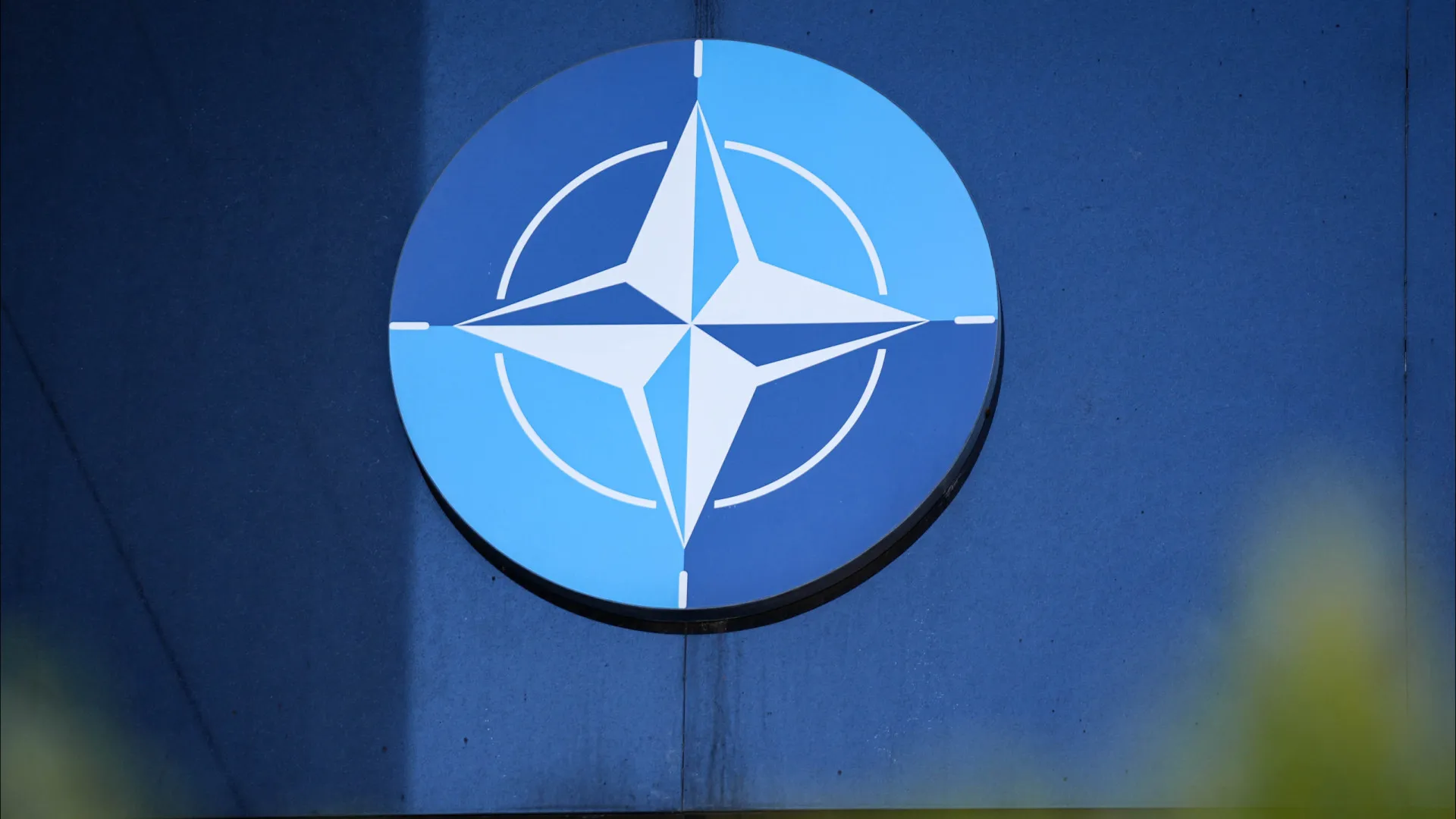 
                    Onze países da NATO iniciam exercícios militares navais ao largo da Finlândia
                