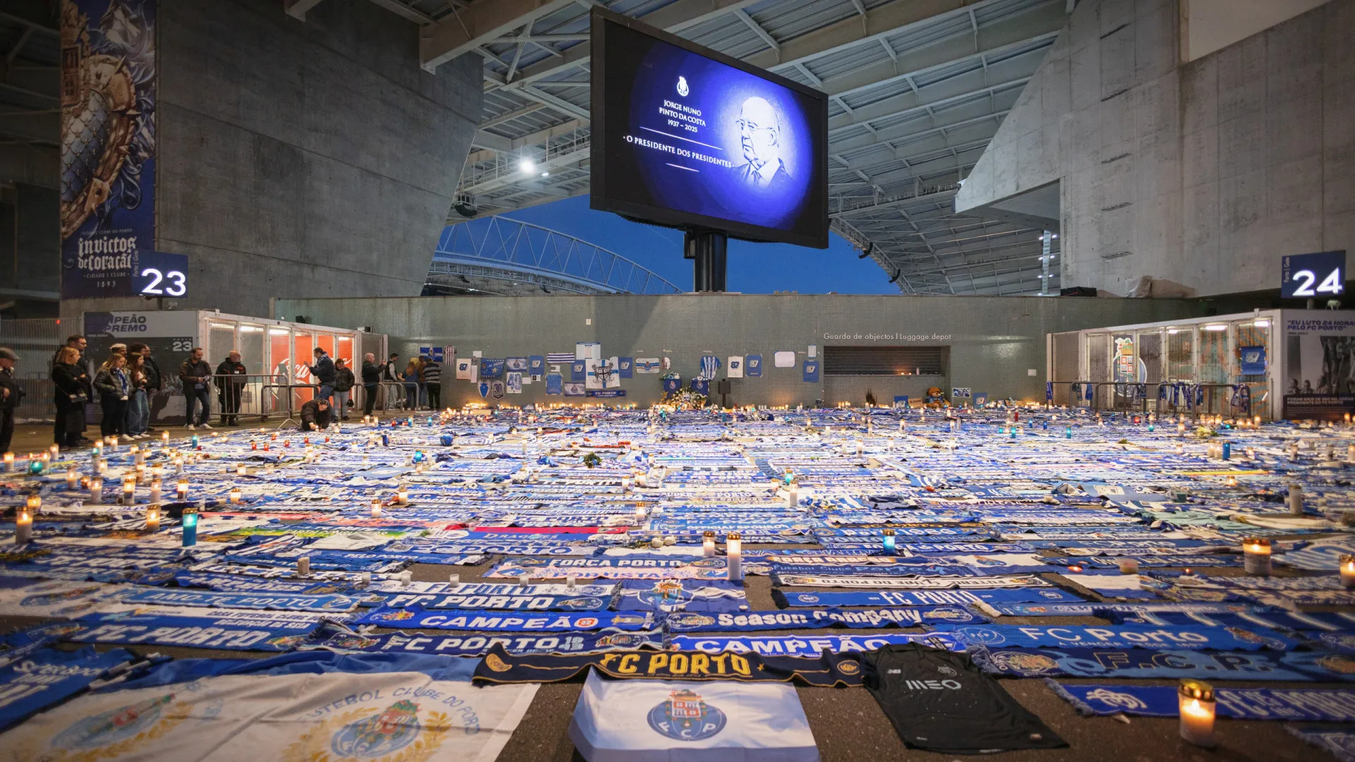 
                    Mortes de Jota, Pinto da Costa e Jorge Costa abalaram futebol português
                