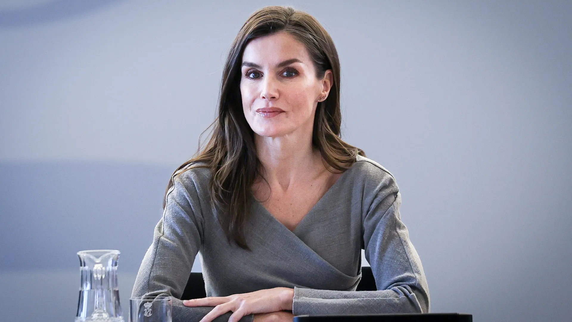 Como Letizia transformou um visual básico com apenas um acessório