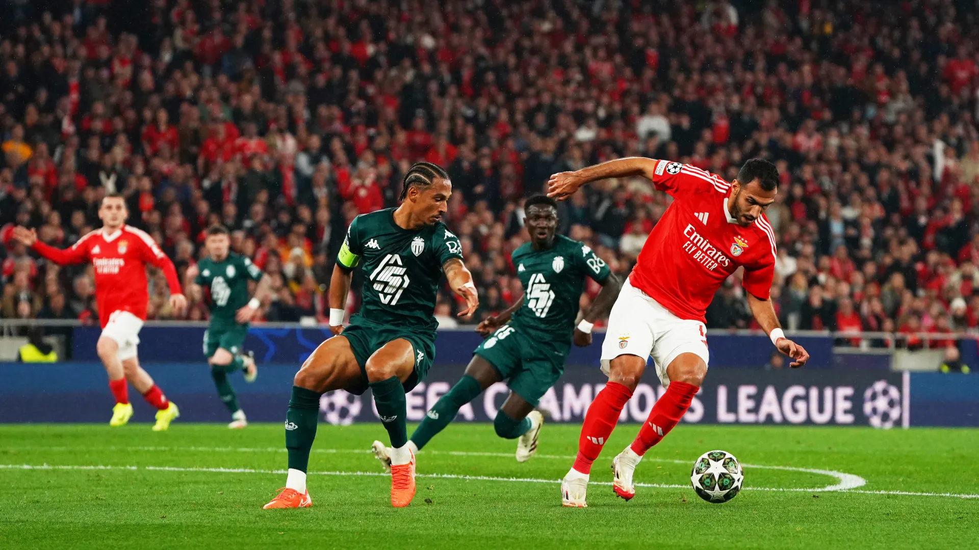 
                    Benfica passou playoff em 2025, mas perde no total das eliminatórias
                