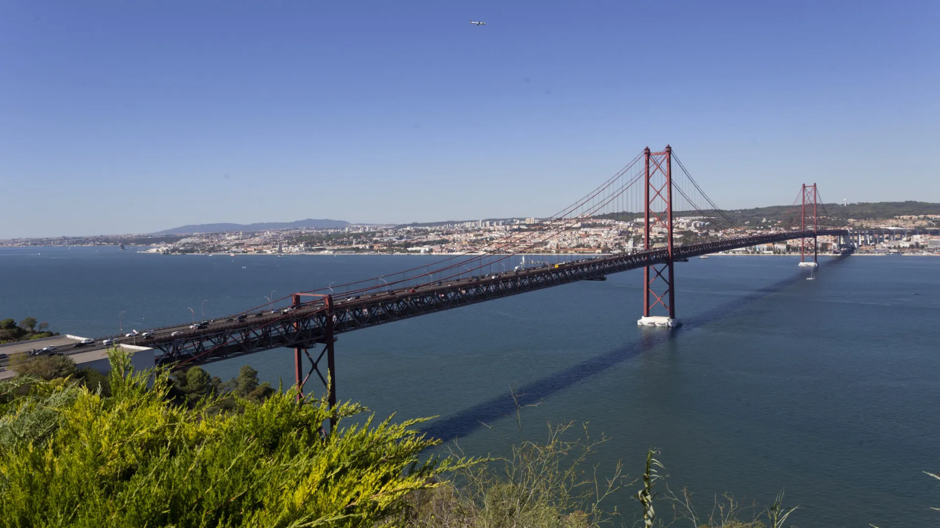Acidente condiciona trânsito na Ponte 25 de Abril no sentido Almada-Lisboa