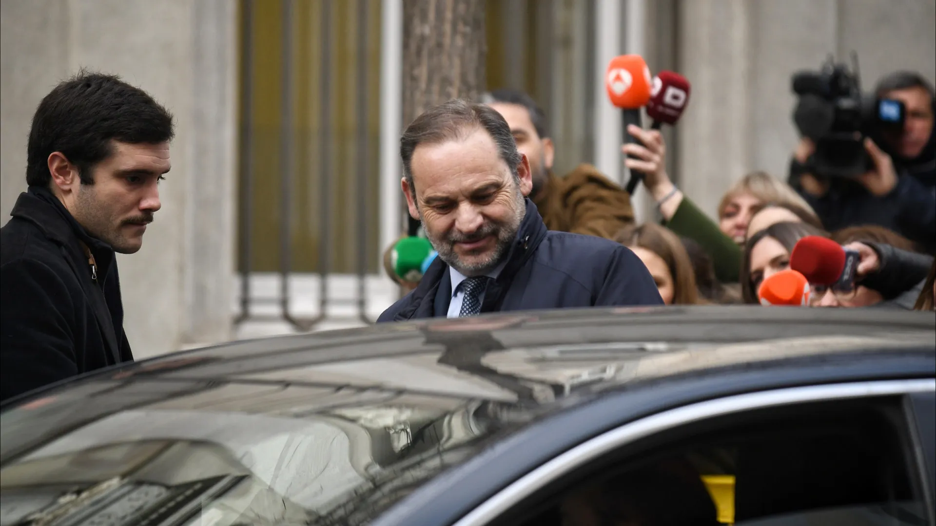 
                    Ex-ministro espanhol posto em prisão preventiva por suspeita de corrupção
                