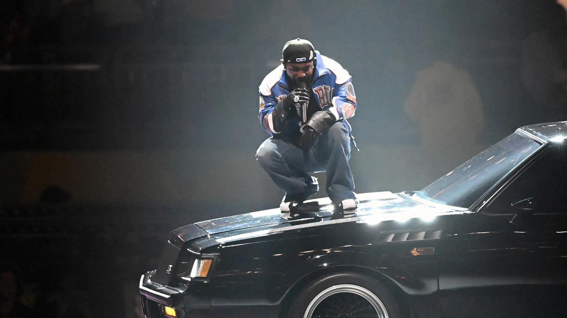 
                    Kendrick Lamar lidera na corrida aos Grammy. Eis todas as nomeações
                