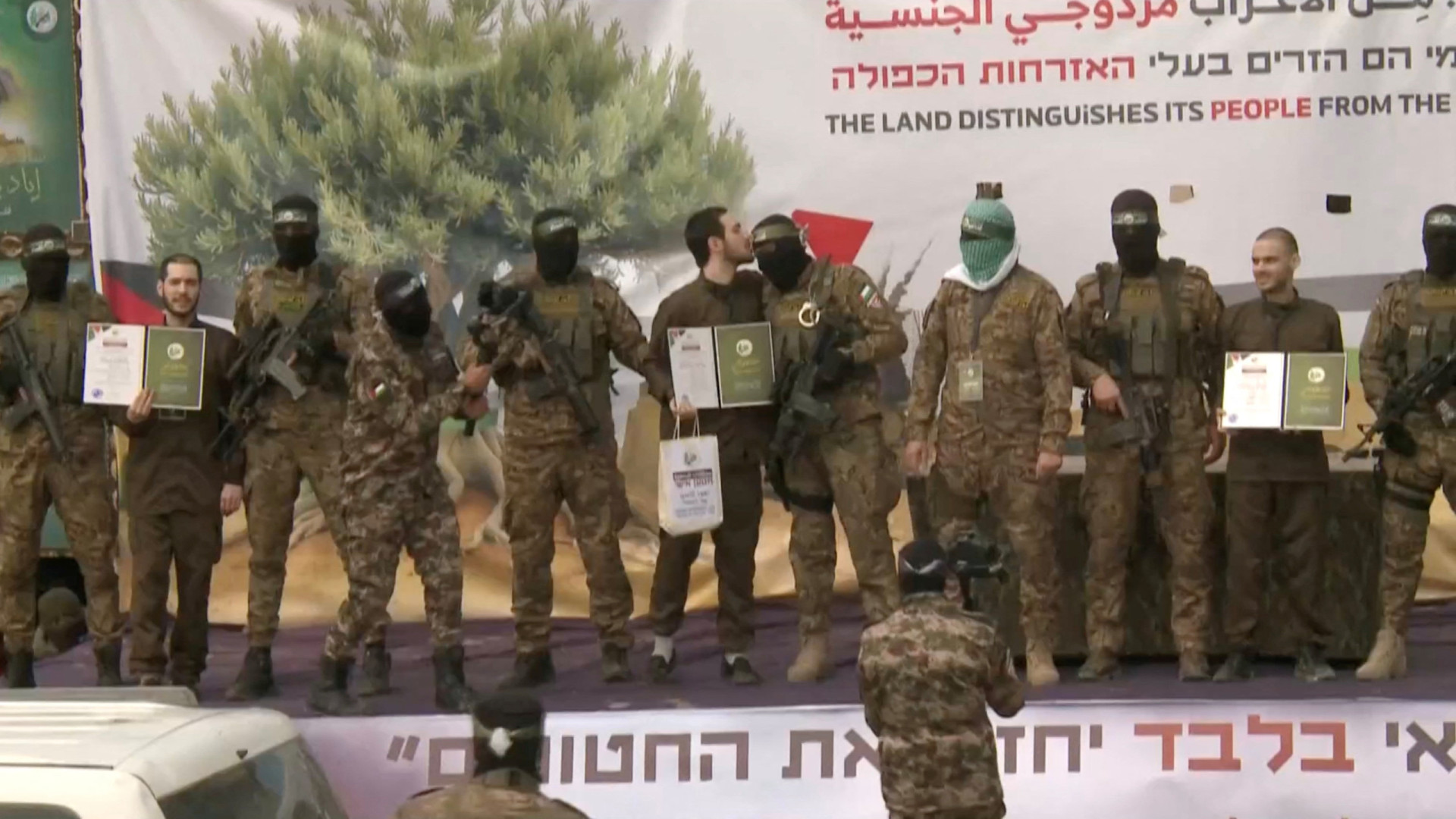Luso-israelita beijou membro do Hamas. “Até lá gostam dele”, diz a avó