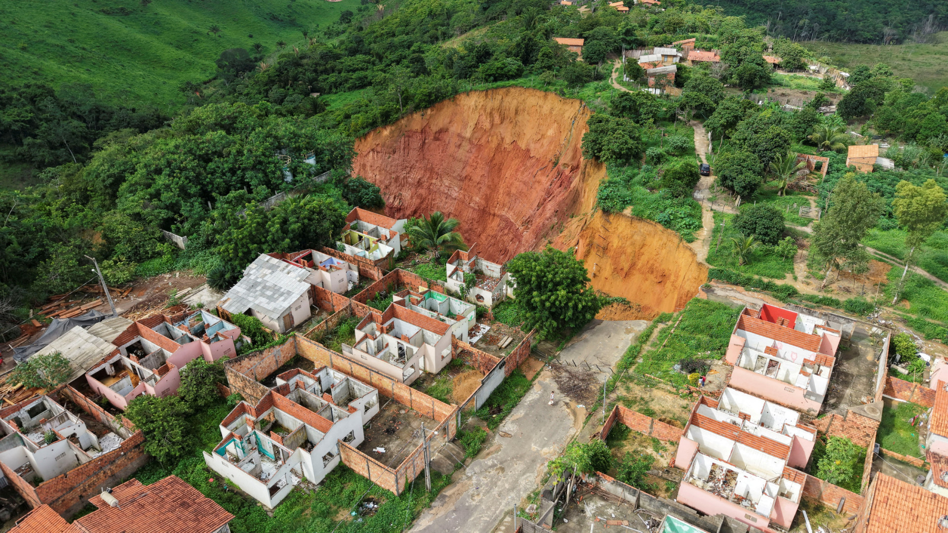 Crateras colocam cidade da Amazónia brasileira em estado de emergência