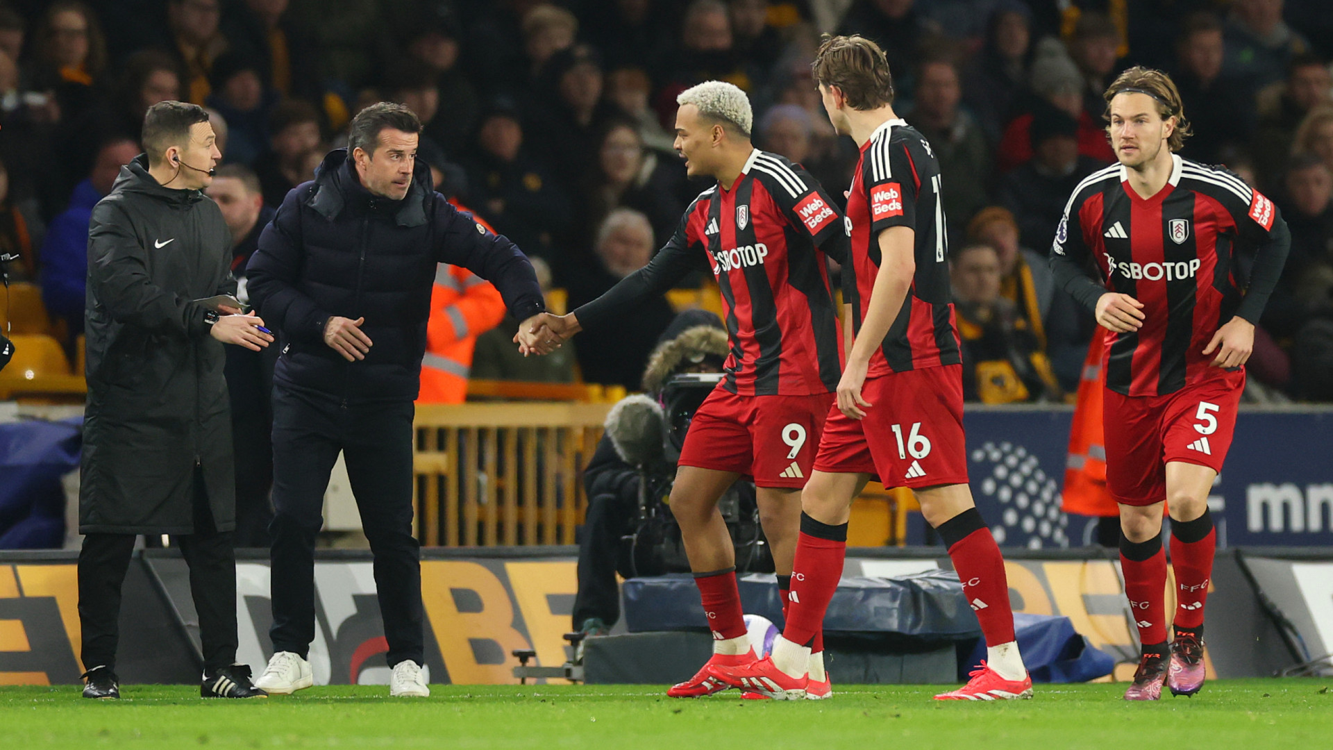 Marco Silva leva a melhor sobre Vítor Pereira e Fulham volta às vitórias