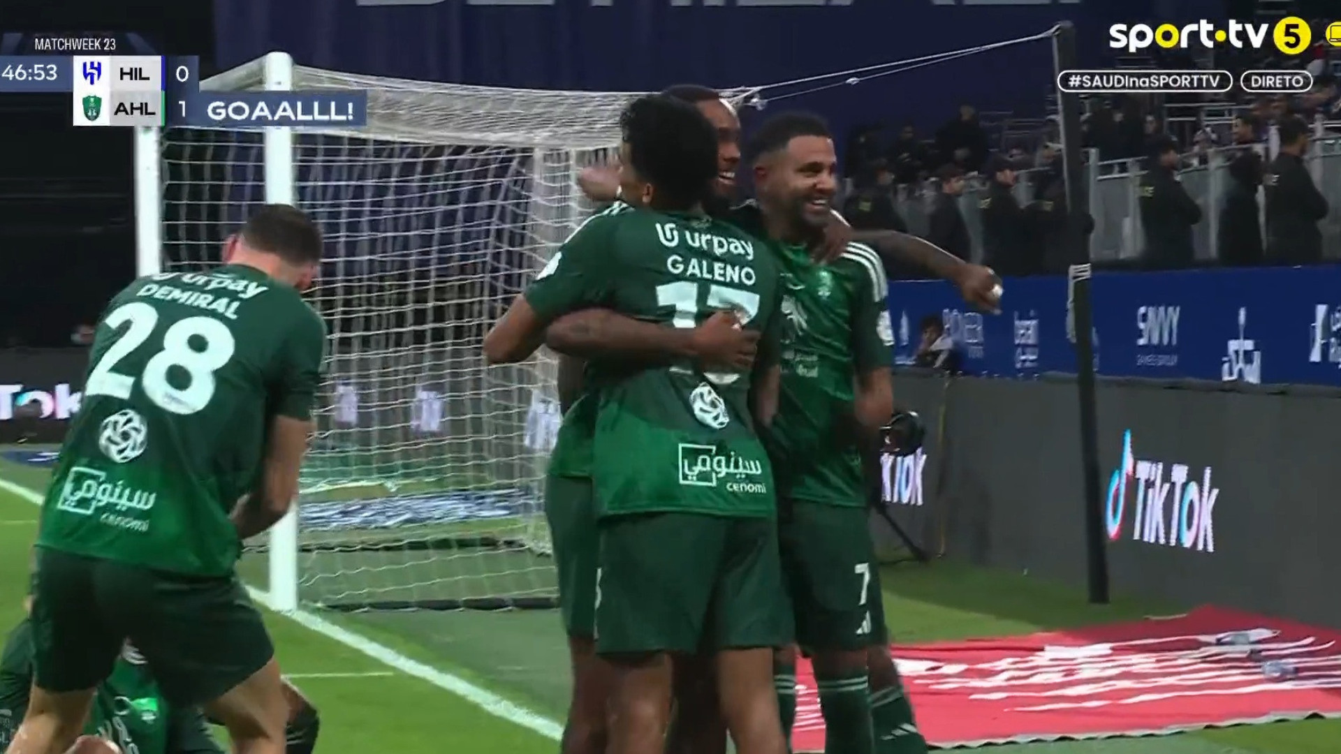 Entrada falso na segunda parte levou Jorge Jesus ao desespero neste lance