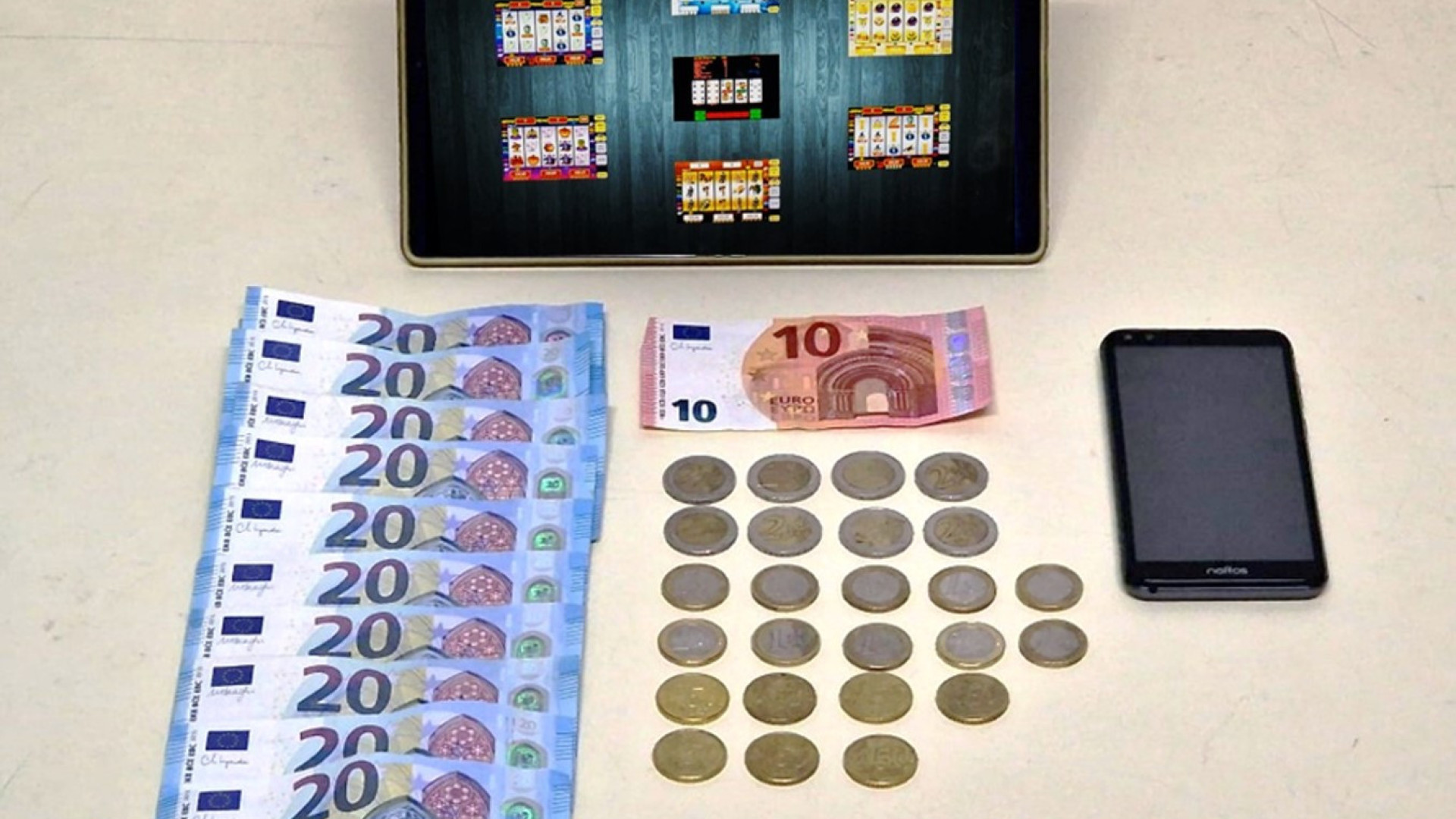 Três detidos em estabelecimento por exploração de jogos de sorte ou azar