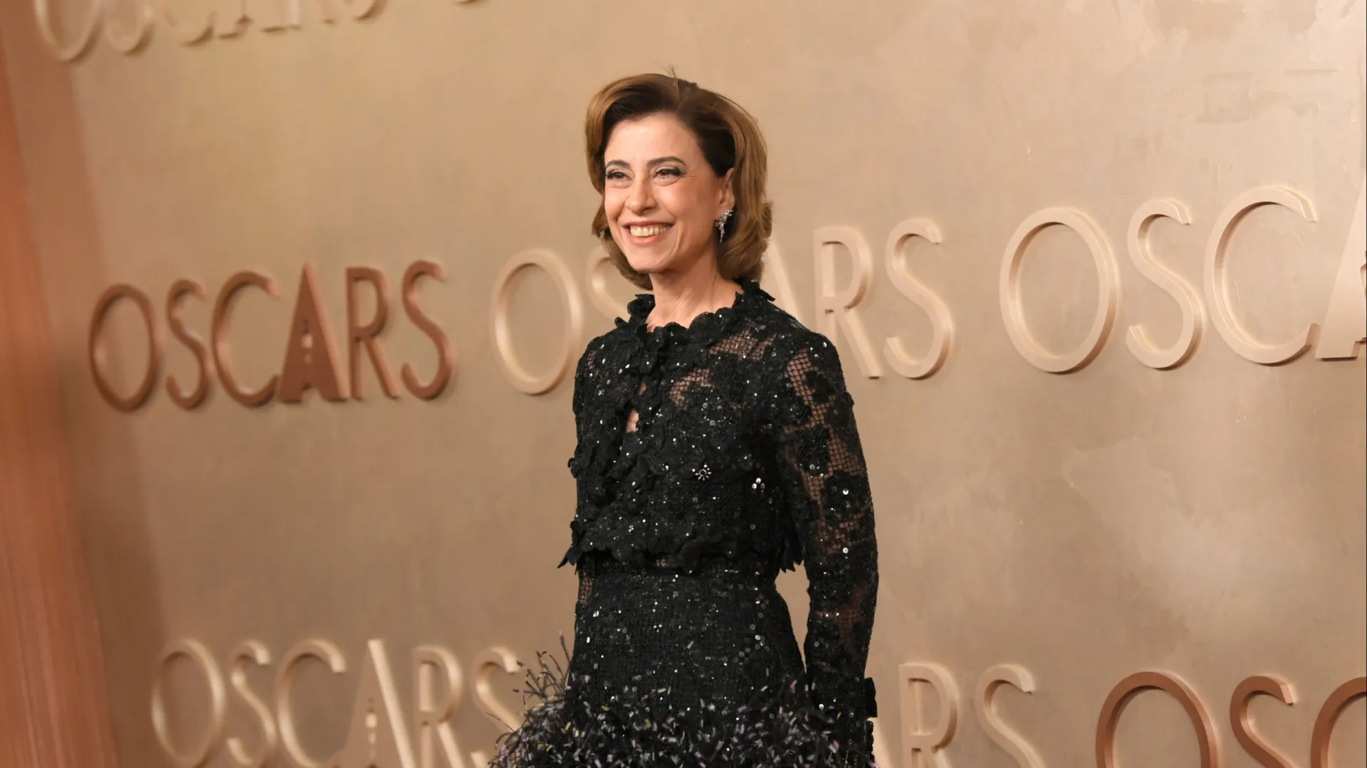 
                    2025: Ano de consagração internacional para atriz brasileira Fernanda Torres
                