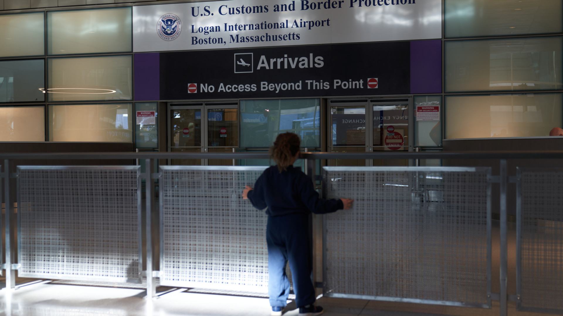 Mulher picada por escorpião ao recuperar malas no Aeroporto de Boston