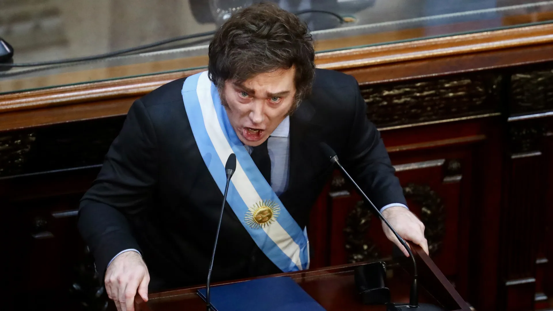 Analistas estimam que vitória de Milei se deve a falta de líder opositor eficaz