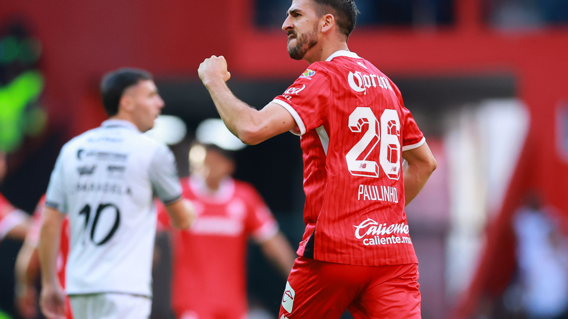 Do susto à goleada. Paulinho conduz a 'remontada' do Toluca