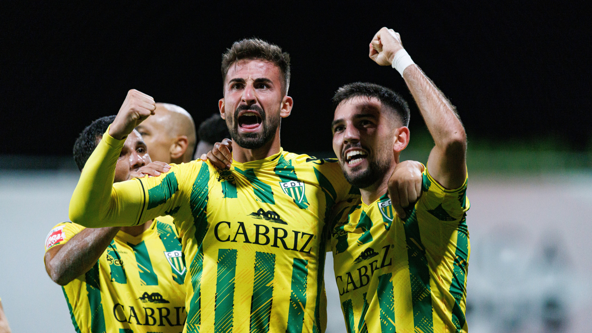 Tondela aproveita deslize do Alverca e volta a isolar-se na liderança