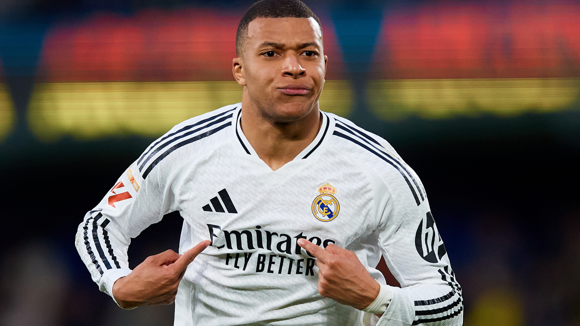 Mbappé 'humilde': "Marcar muito mais golos do que Ronaldo e Cristiano..."