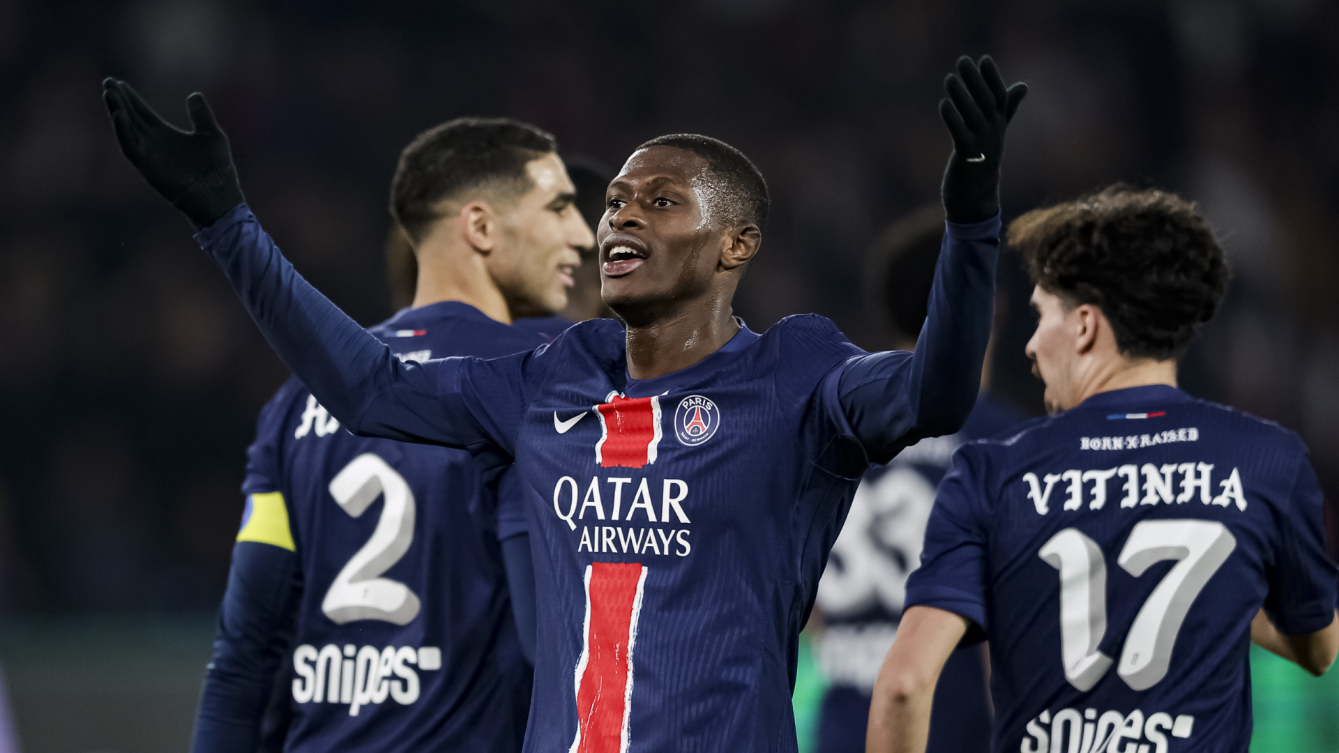 Portugueses em festa. PSG vence Marseille com golo de Nuno Mendes