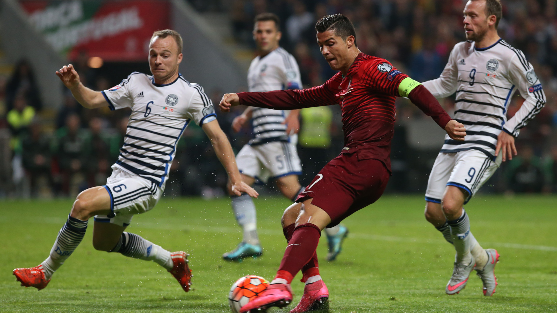 Portugal regressa ao Parken uma década depois da 'cabeçada' de Ronaldo