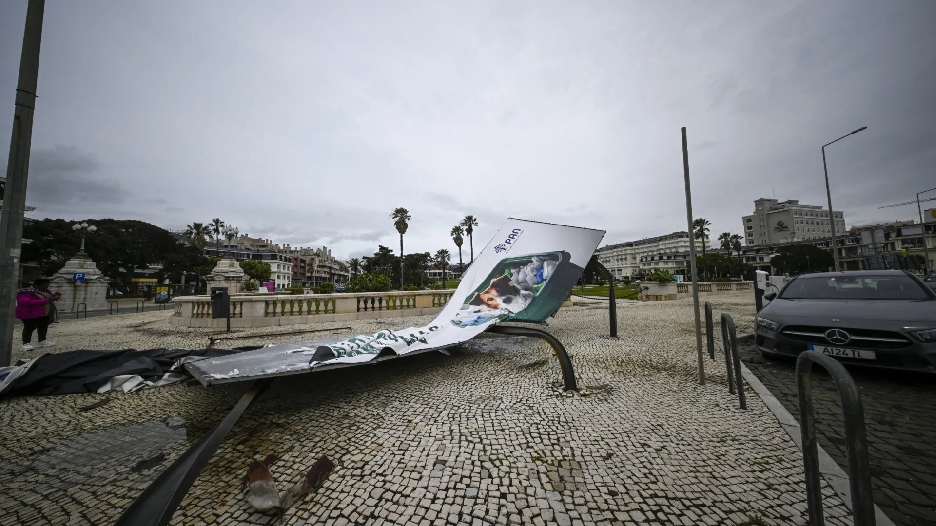 
                    Proteção Civil registou 892 ocorrências na 6.ª-feira devido ao mau tempo
                