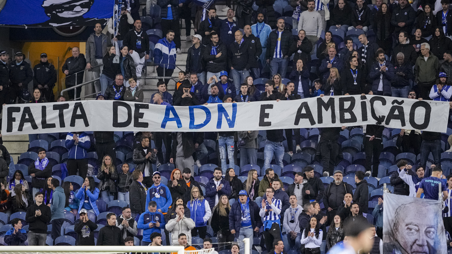 Comportamento incorreto do público no Dragão vale multa ao FC Porto