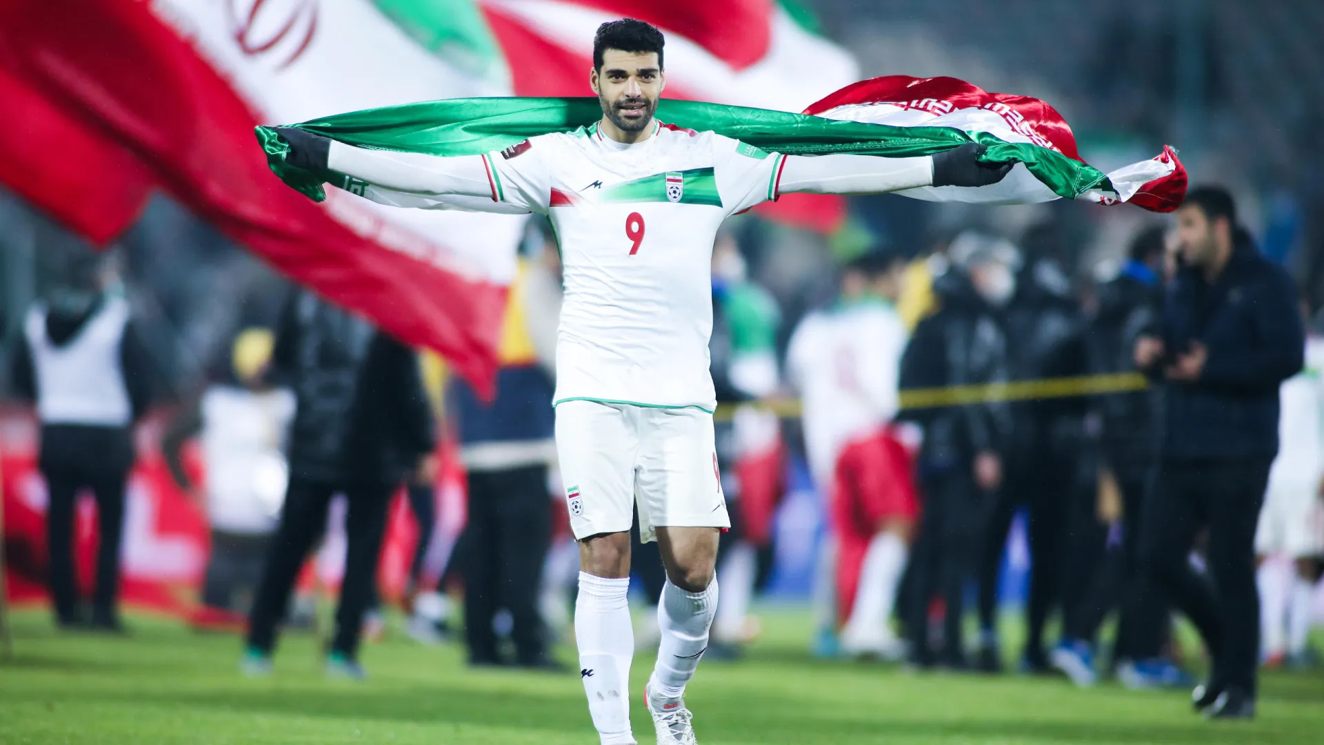 Taremi não vai deixar o Olympiacos para lutar pelo Irão na guerra