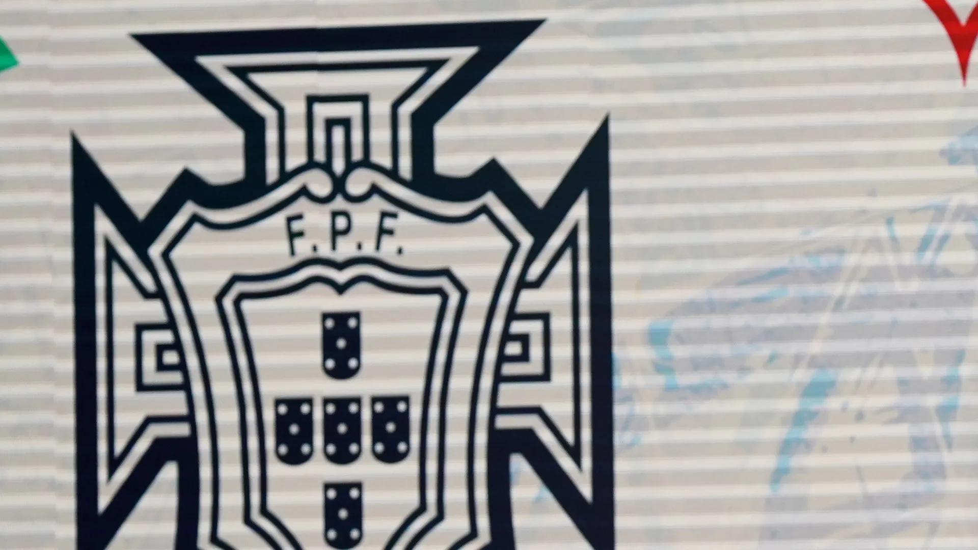 
                    Abertas candidaturas da FPF a fundo de 100 mil euros para clubes afetados
                