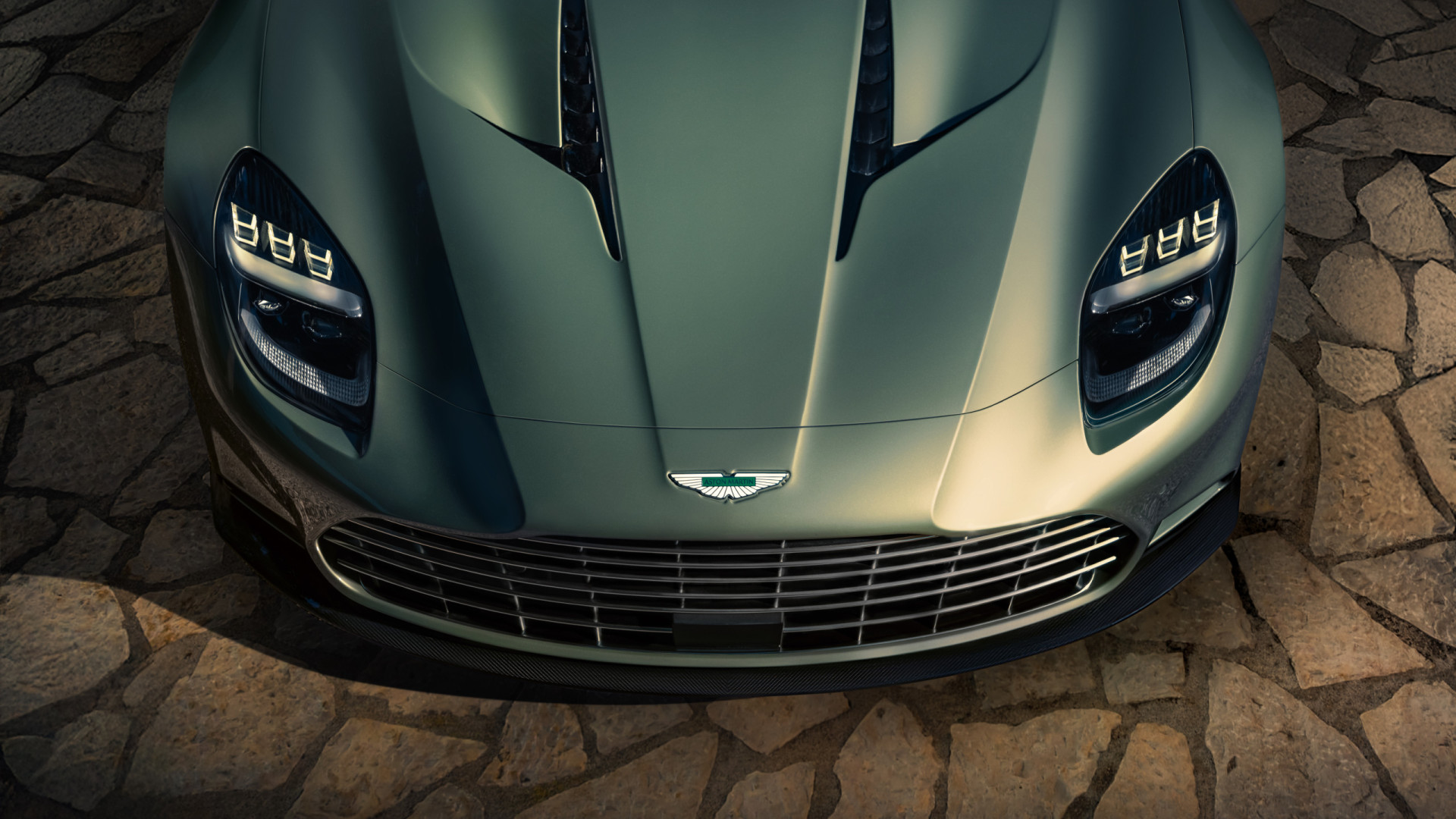 Há um Aston Martin de oferta para quem comprar esta casa em Cascais