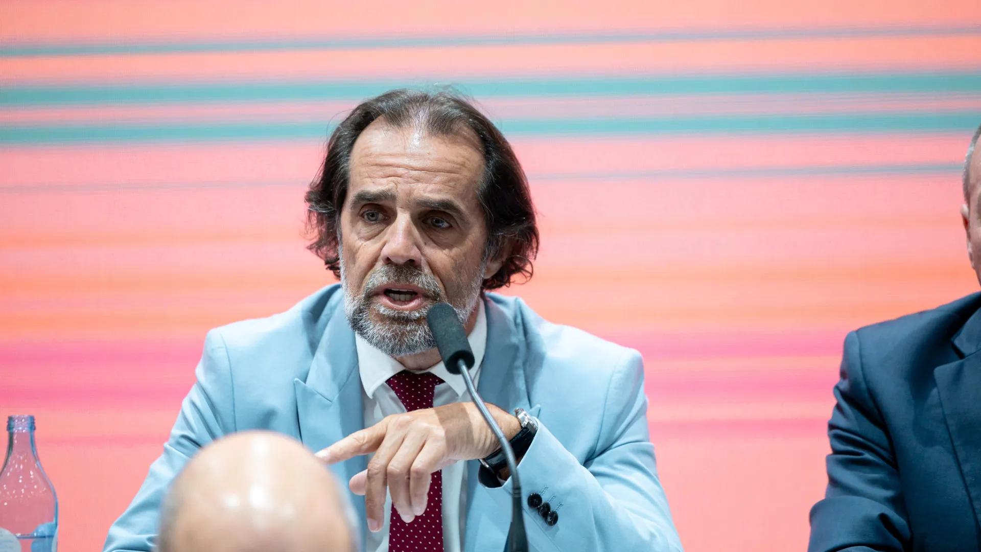 
                    Albuquerque insiste que representante da República deve ser madeirense
                