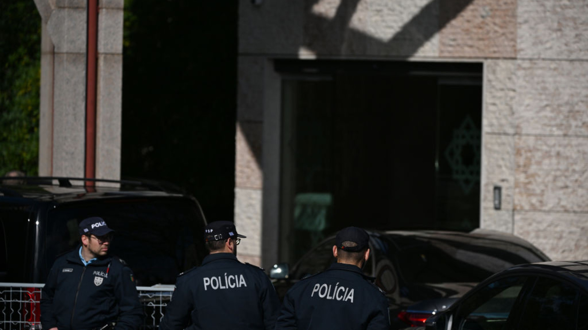 Dupla agride mulher e sequestra-lhe o pai no Montijo. Ficou 2 horas refém