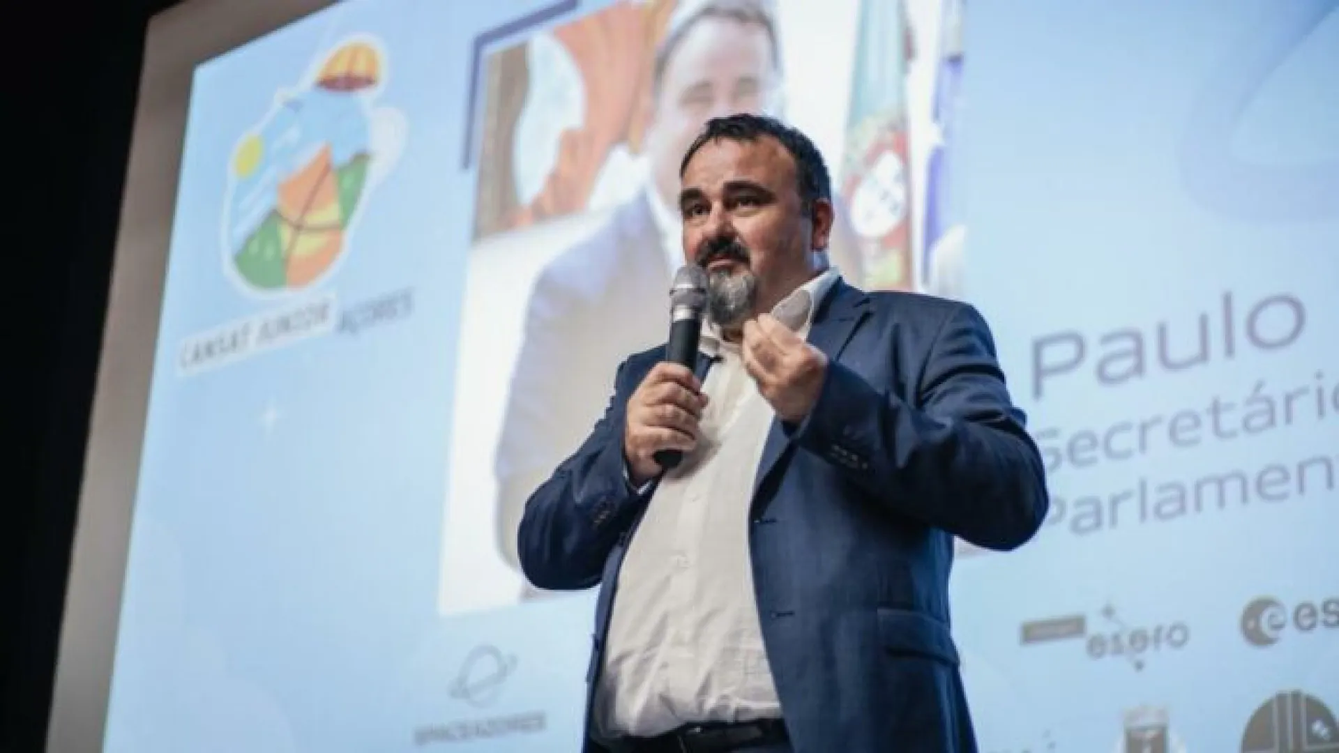 
                    Governo dos Açores quer 