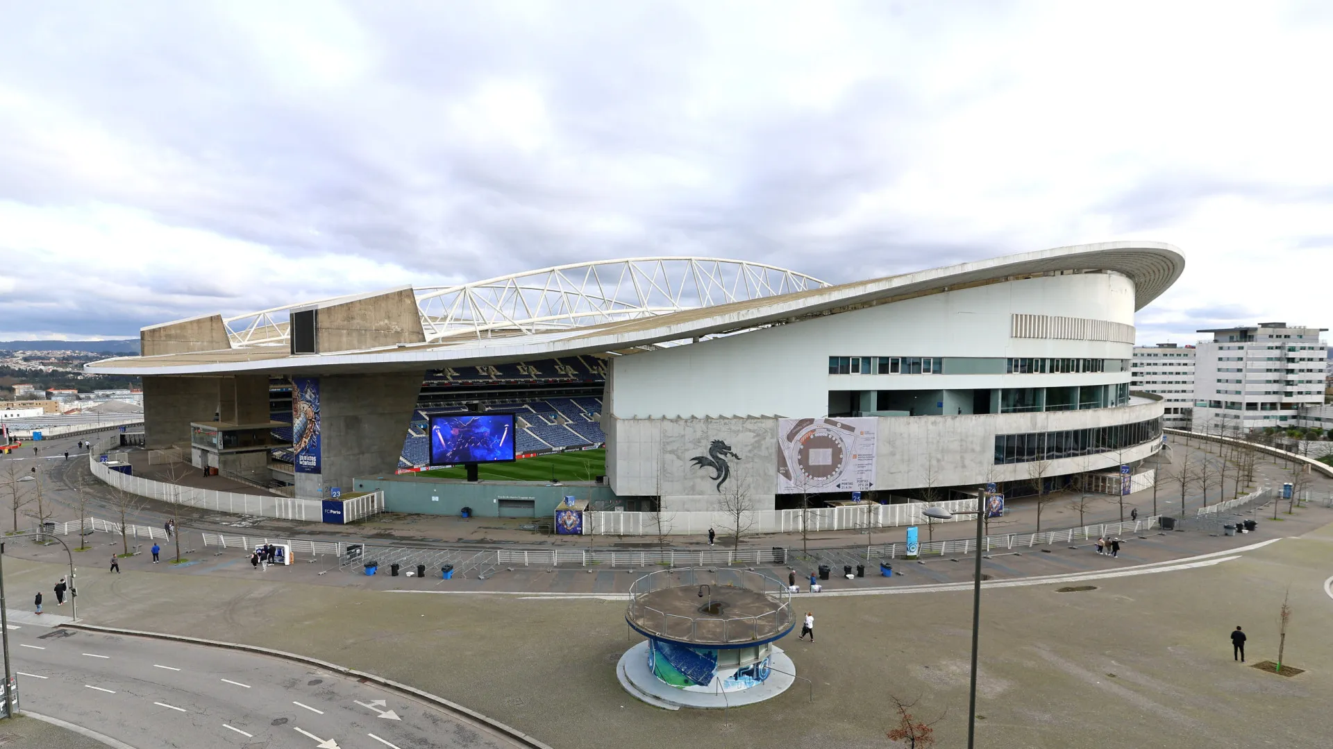 
                    FC Porto-Benfica: Invencibilidade à prova entre viroses e 'mind games'
                