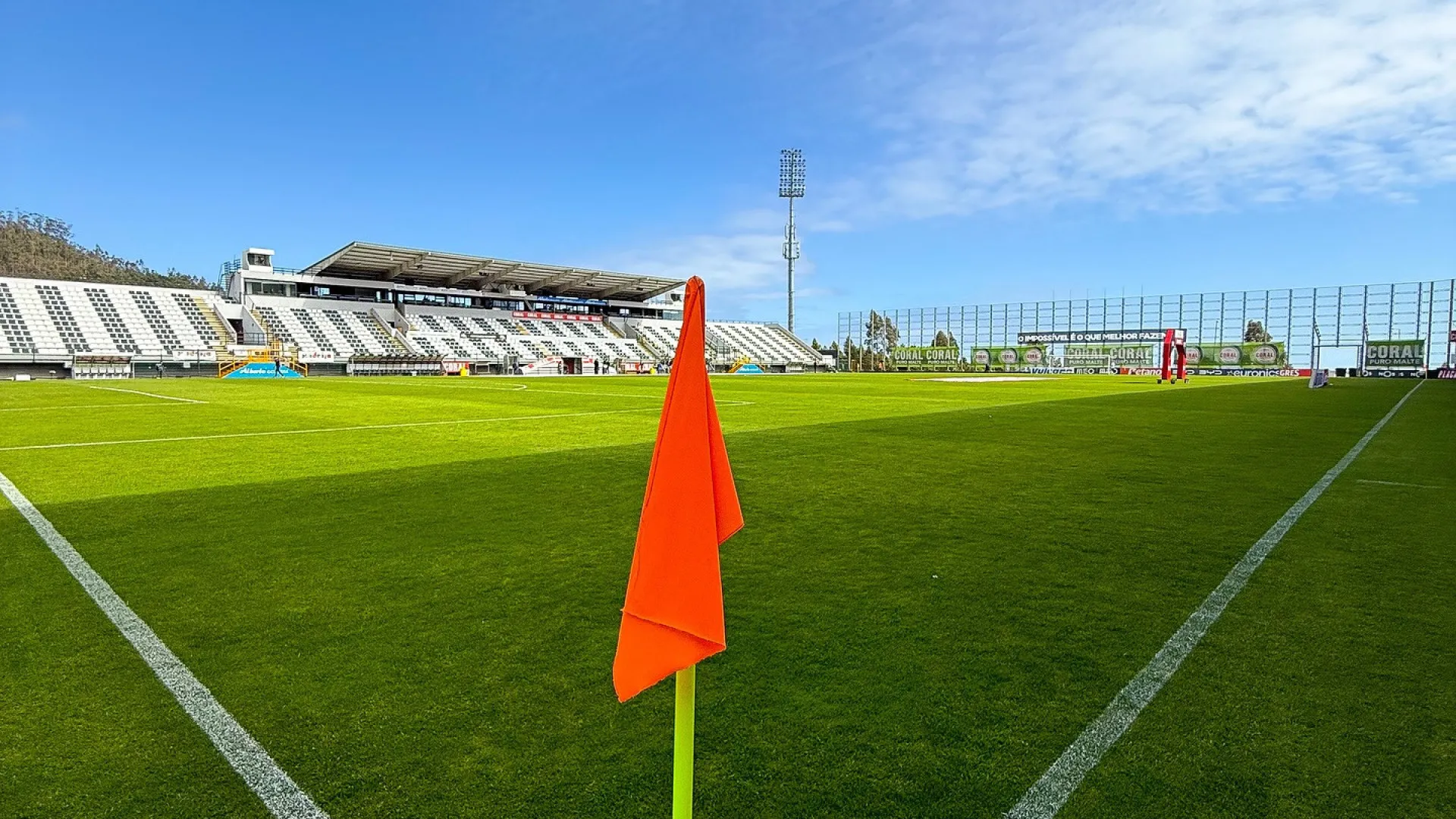 
                    Nacional-Benfica: Águias moralizadas para apagar última desilusão na Luz
                