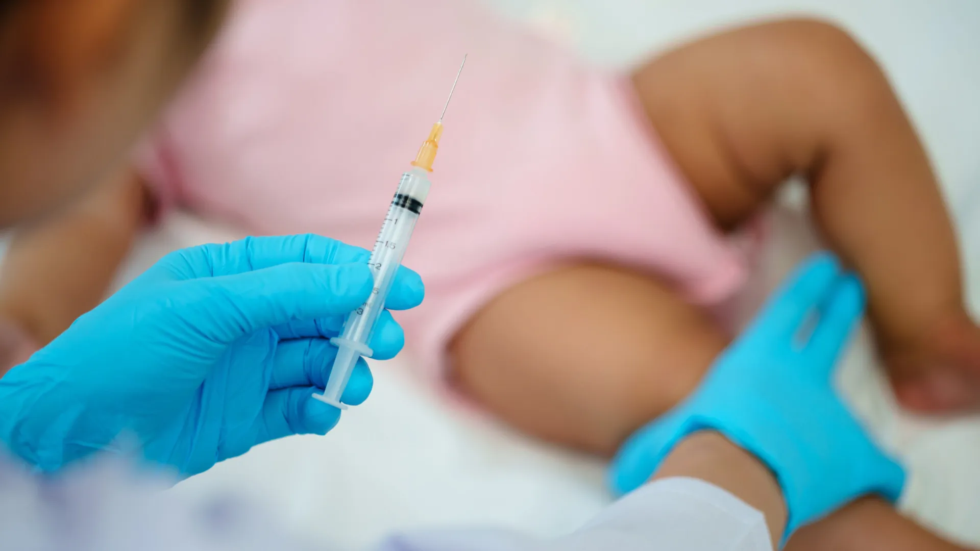 
                    EUA retiram recomendação da vacina contra hepatite B aos recém-nascidos
                