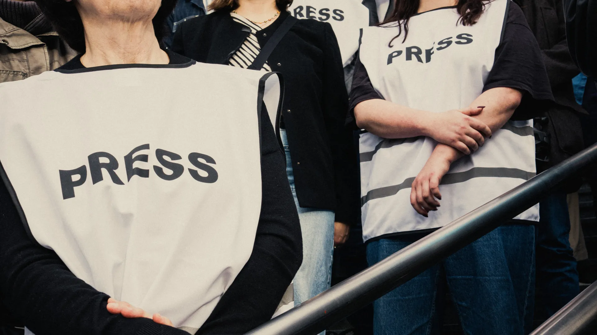 
                    Ameaças à imprensa sobem 29% na Europa (344 alertas em 2025)
                