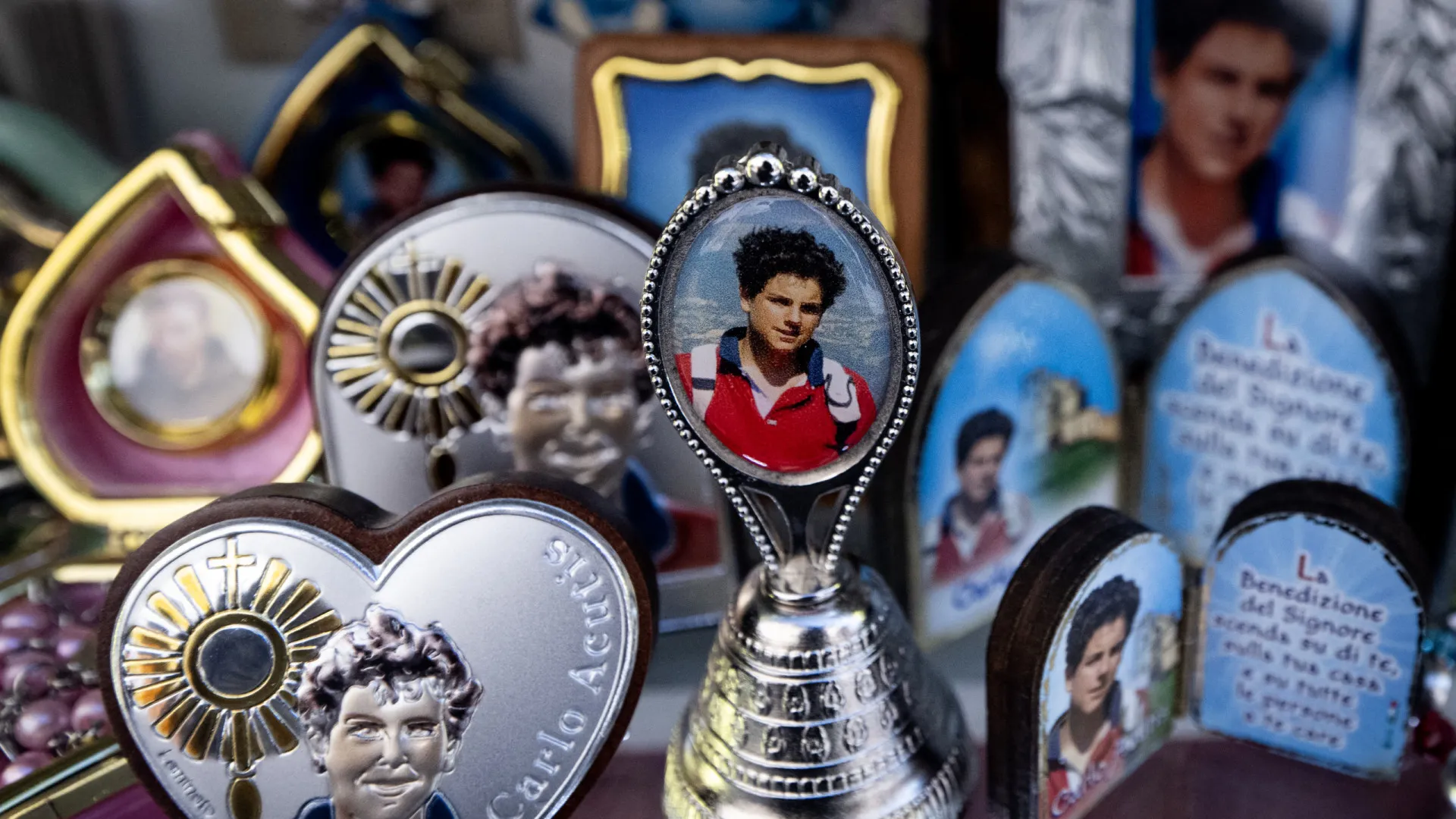 
                    Papa celebra domingo as suas primeiras canonizações. Acutis será santo
                