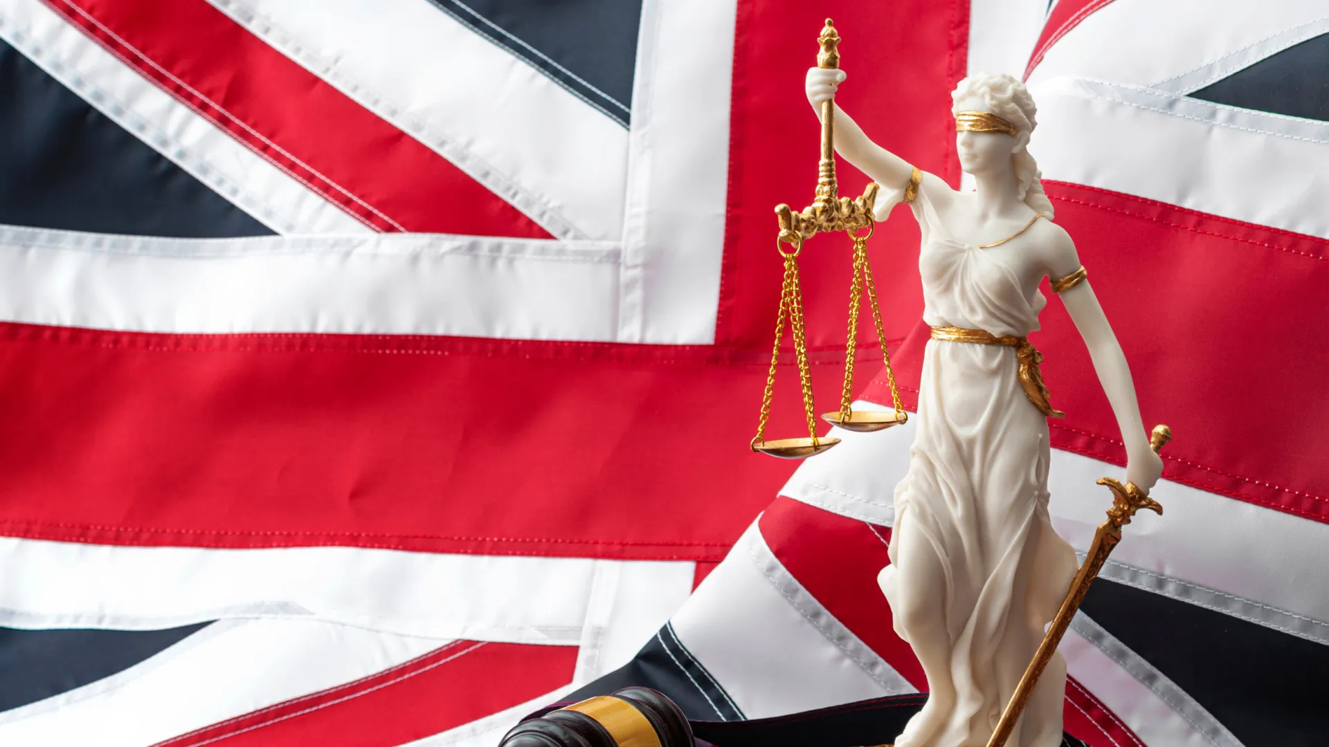 
                    Tribunal britânico culpa imigrante por agressão sexual que gerou protestos
                