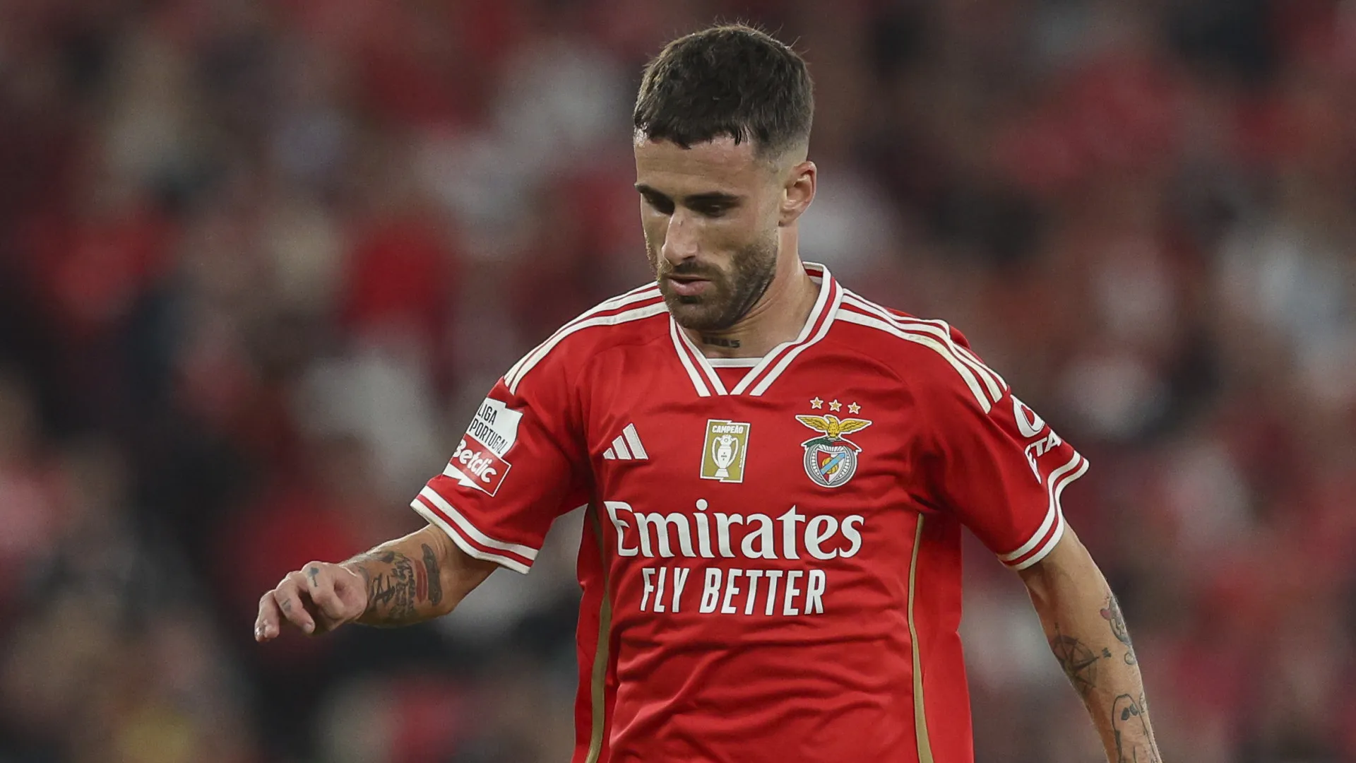 
                    Bruma abre a porta do regresso de Rafa ao Benfica? Decisão dá que falar
                