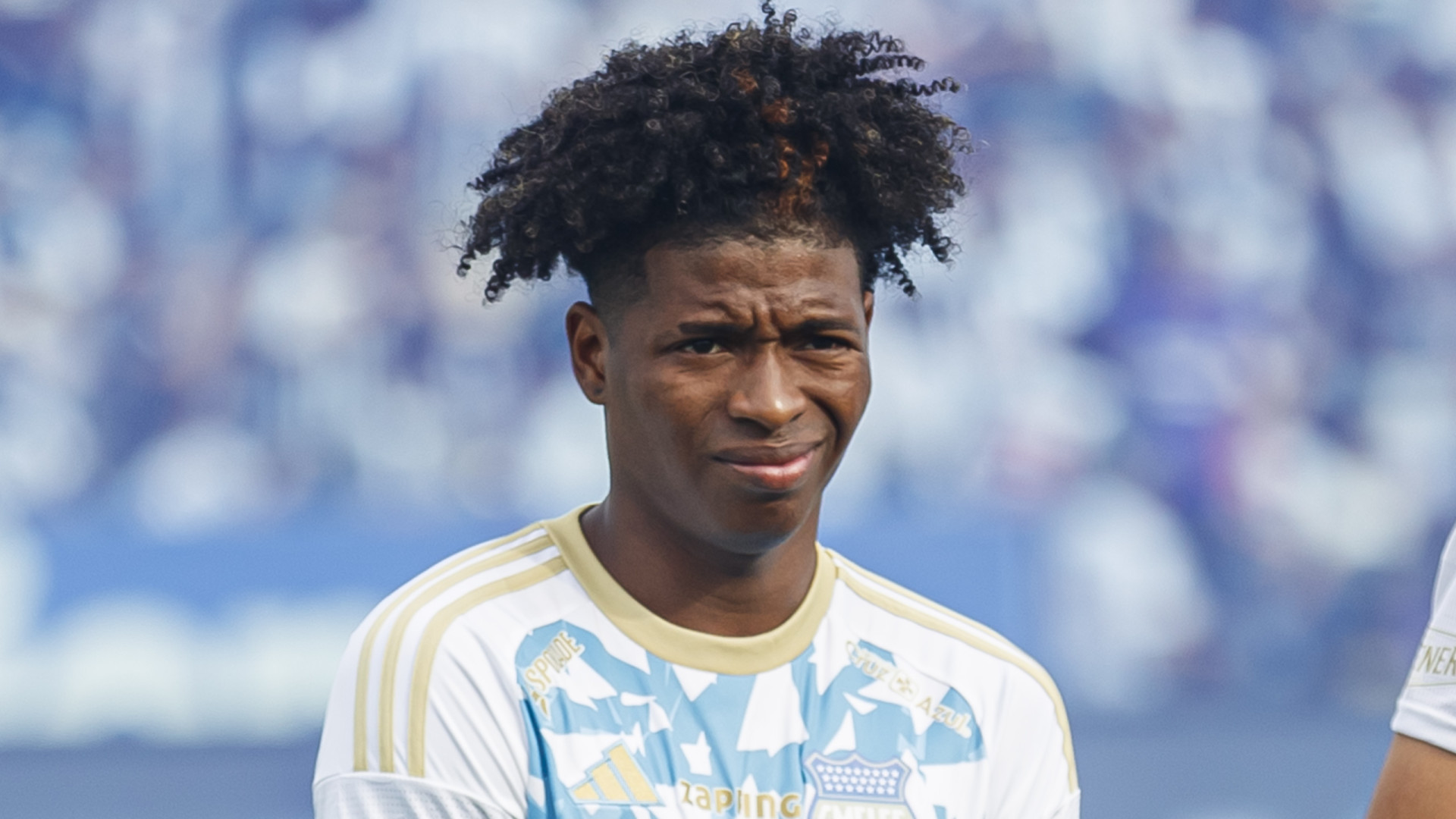 Mulher e filho de futebolista Jackson Rodríguez raptados em casa