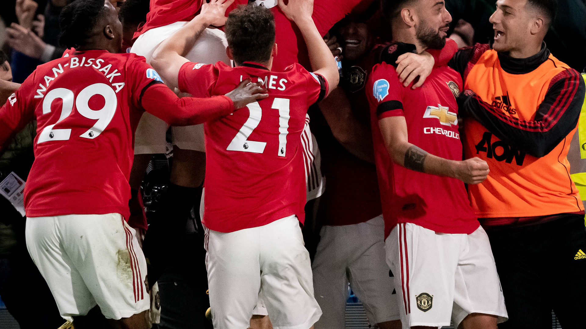Só sobram dois... Eis o último 11 do United que venceu em Stamford Bridge