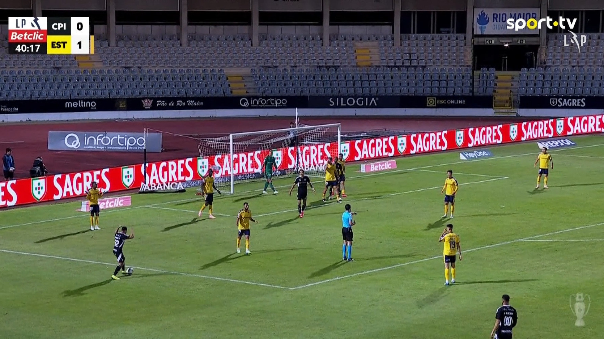 'Apagão' no VAR? Polémico penálti na I Liga está a dar que falar