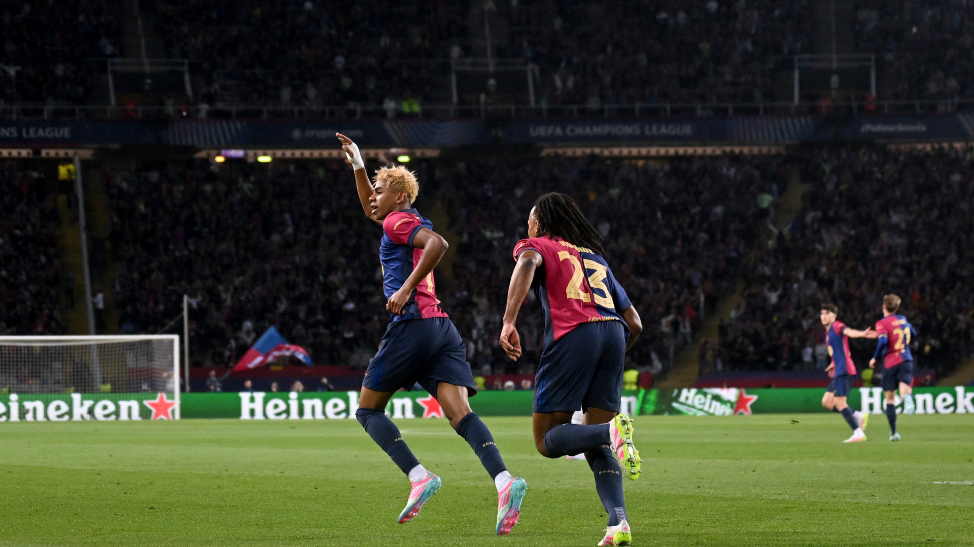 [3-3] Barcelona-Inter: Autogolo de Sommer