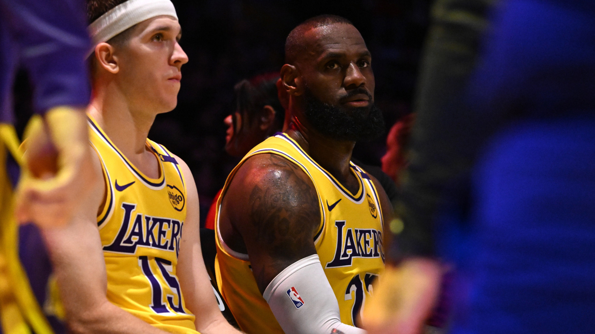 LeBron James e companhia caem 'com estrondo' dos playoffs